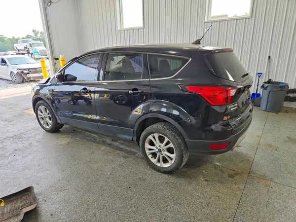 1FMCU0GD4KUB72808 2019 FORD ESCAPE - Image 2
