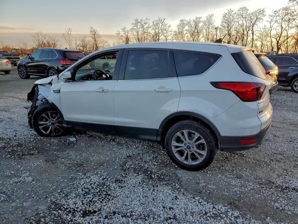 1FMCU0GD4KUB96607 2019 FORD ESCAPE - Image 2