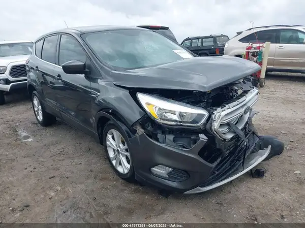 1FMCU0GD4KUC19299 2019 FORD ESCAPE - Image 1
