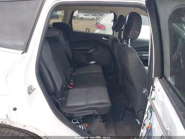 1FMCU0GD4KUC35521 2019 FORD ESCAPE - Image 8