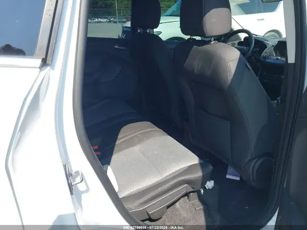 1FMCU0GD5HUA60110 2017 FORD ESCAPE - Image 8