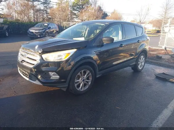 1FMCU0GD5HUA75092 2017 FORD ESCAPE - Image 2