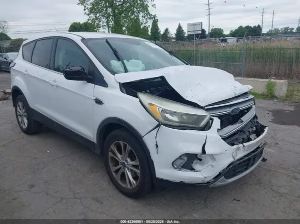 1FMCU0GD5HUB22007 2017 FORD ESCAPE - Image 1
