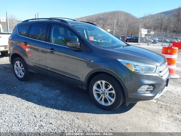 1FMCU0GD5HUB57288 2017 FORD ESCAPE - Image 1