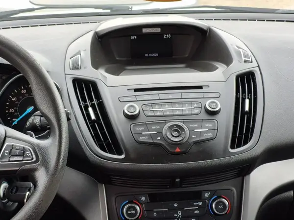 1FMCU0GD5HUB83051 2017 FORD ESCAPE - Image 1