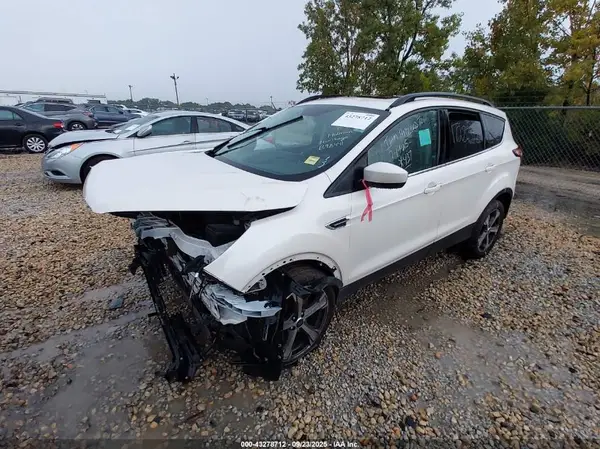 1FMCU0GD5HUB98441 2017 FORD ESCAPE - Image 2