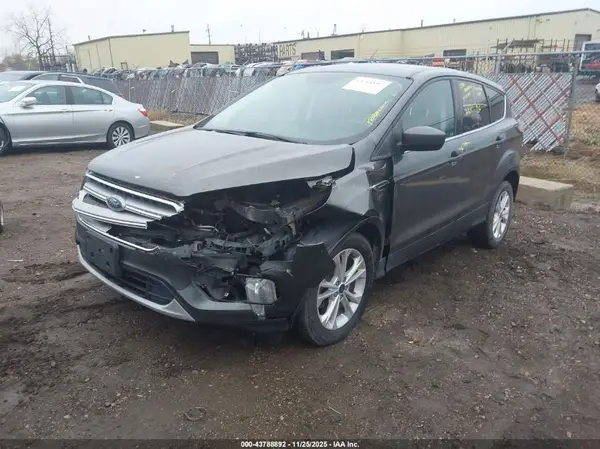 1FMCU0GD5HUB98505 2017 FORD ESCAPE - Image 2