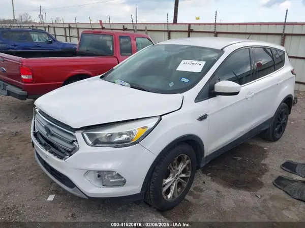 1FMCU0GD5HUC00303 2017 FORD ESCAPE - Image 2