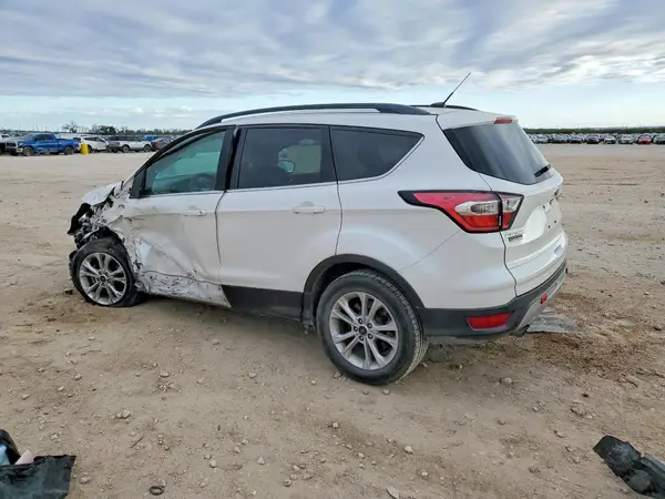 1FMCU0GD5HUC00897 2017 FORD ESCAPE - Image 2