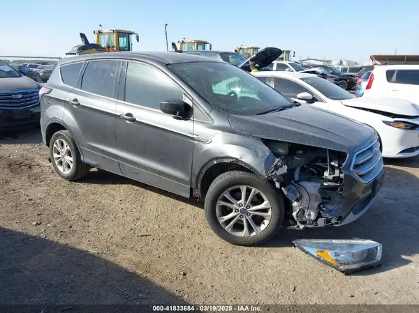 1FMCU0GD5HUC09986 2017 FORD ESCAPE - Image 1