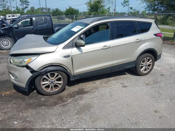 1FMCU0GD5HUC27890 2017 FORD ESCAPE - Image 2
