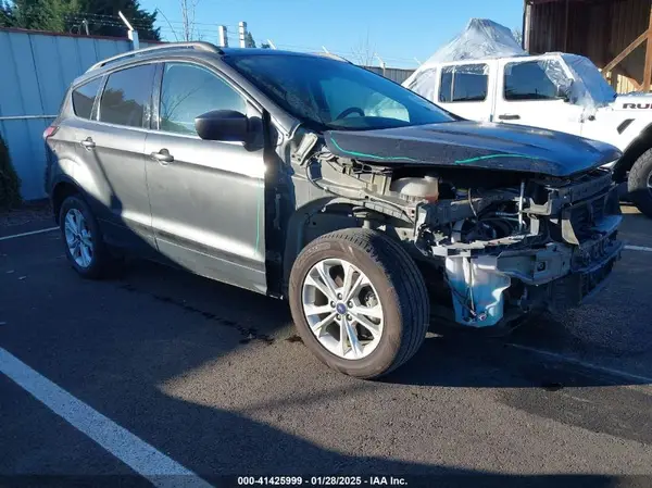 1FMCU0GD5HUC35519 2017 FORD ESCAPE - Image 1