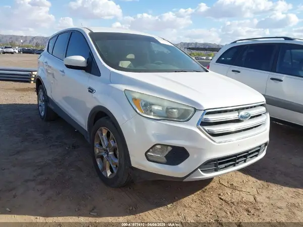 1FMCU0GD5HUC38422 2017 FORD ESCAPE - Image 1