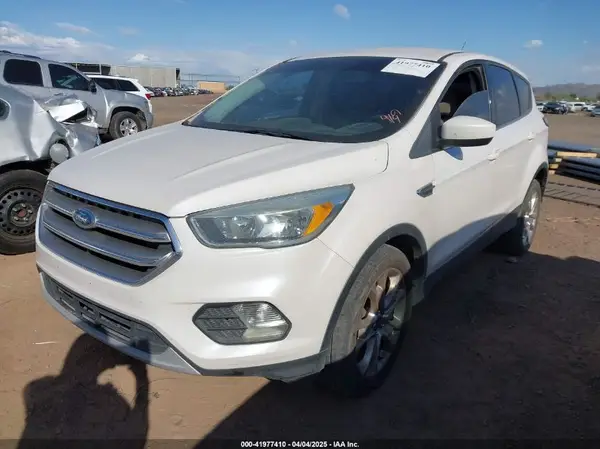1FMCU0GD5HUC38422 2017 FORD ESCAPE - Image 2