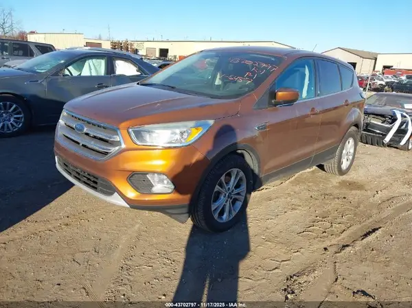1FMCU0GD5HUC76457 2017 FORD ESCAPE - Image 2