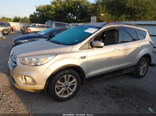 1FMCU0GD5HUC77981 2017 FORD ESCAPE - Image 2