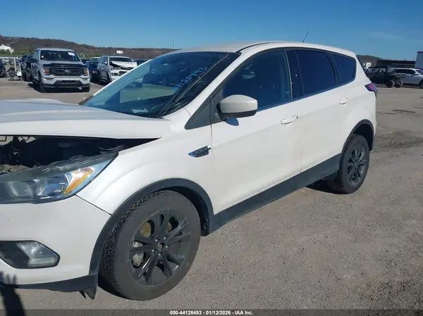 1FMCU0GD5HUC87412 2017 FORD ESCAPE - Image 2