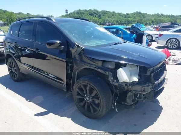 1FMCU0GD5HUD07772 2017 FORD ESCAPE - Image 1