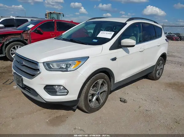 1FMCU0GD5HUD19629 2017 FORD ESCAPE - Image 2