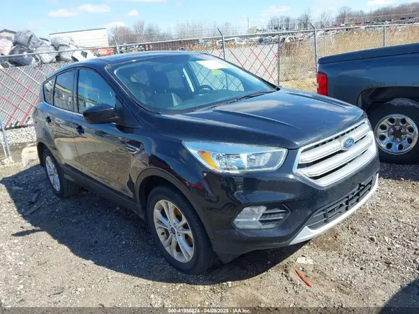 1FMCU0GD5HUD27584 2017 FORD ESCAPE - Image 1