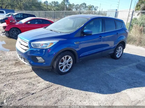 1FMCU0GD5HUD35233 2017 FORD ESCAPE - Image 2