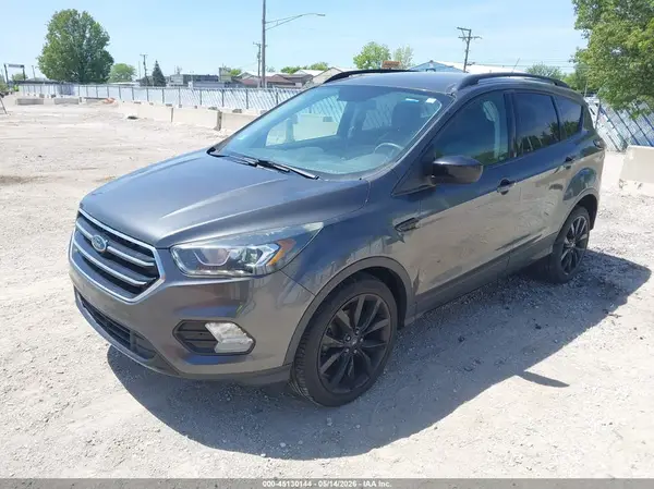 1FMCU0GD5HUD52064 2017 FORD ESCAPE - Image 2