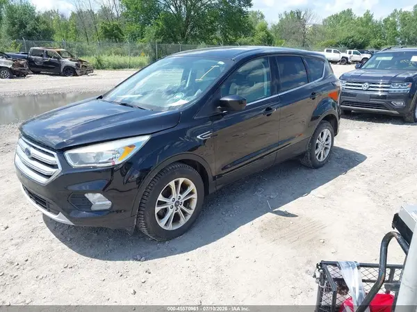 1FMCU0GD5HUD58026 2017 FORD ESCAPE - Image 2