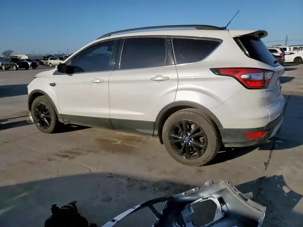 1FMCU0GD5HUD74601 2017 FORD ESCAPE - Image 2
