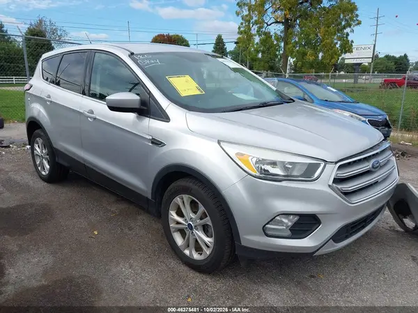 1FMCU0GD5HUE05300 2017 FORD ESCAPE - Image 1