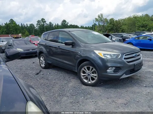 1FMCU0GD5HUE07628 2017 FORD ESCAPE - Image 1