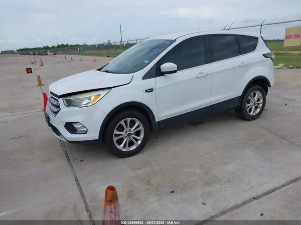 1FMCU0GD5HUE39298 2017 FORD ESCAPE - Image 2