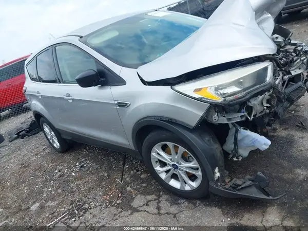 1FMCU0GD5HUE40127 2017 FORD ESCAPE - Image 1