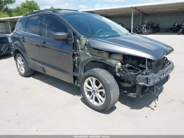 1FMCU0GD5JUA54975 2018 FORD ESCAPE - Image 1