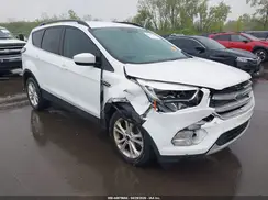 1FMCU0GD5JUA75969 2018 FORD ESCAPE