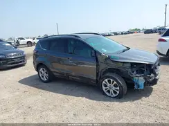 1FMCU0GD5JUB11305 2018 FORD ESCAPE
