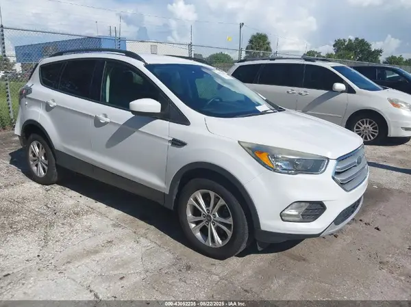 1FMCU0GD5JUB17427 2018 FORD ESCAPE