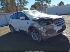 1FMCU0GD5JUB17492 2018 FORD ESCAPE