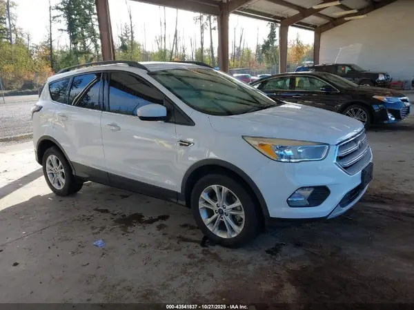 1FMCU0GD5JUC12845 2018 FORD ESCAPE - Image 1