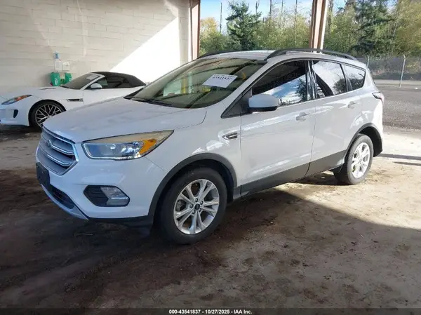1FMCU0GD5JUC12845 2018 FORD ESCAPE - Image 2