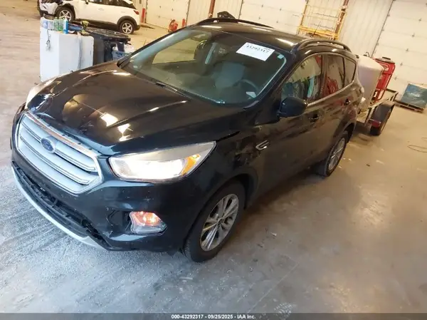 1FMCU0GD5JUC18645 2018 FORD ESCAPE - Image 2