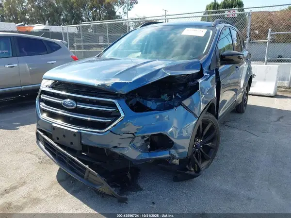 1FMCU0GD5JUC48759 2018 FORD ESCAPE - Image 2