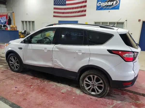 1FMCU0GD5JUC68252 2018 FORD ESCAPE - Image 2