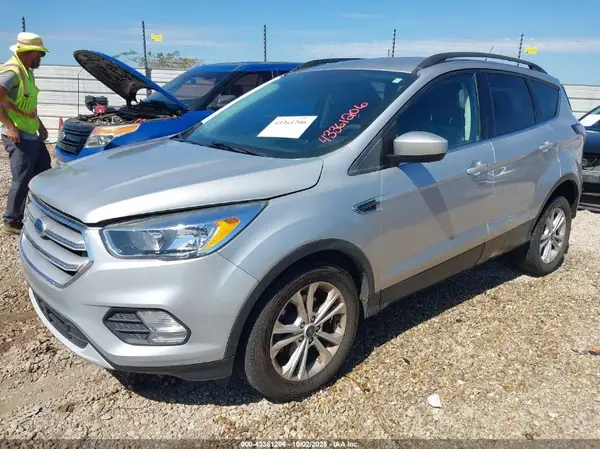 1FMCU0GD5JUC77050 2018 FORD ESCAPE - Image 2