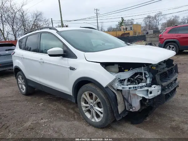 1FMCU0GD5JUD30944 2018 FORD ESCAPE - Image 1