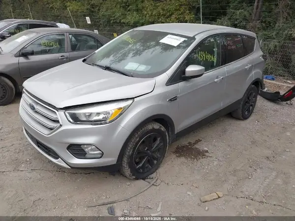 1FMCU0GD5KUB81243 2019 FORD ESCAPE - Image 2