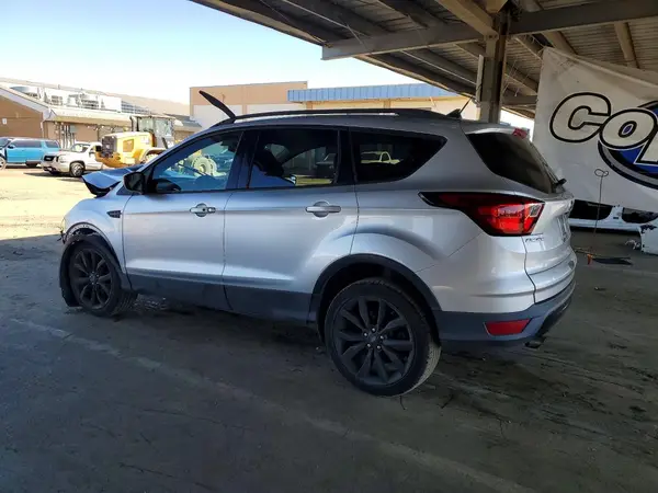 1FMCU0GD5KUC06271 2019 FORD ESCAPE - Image 2