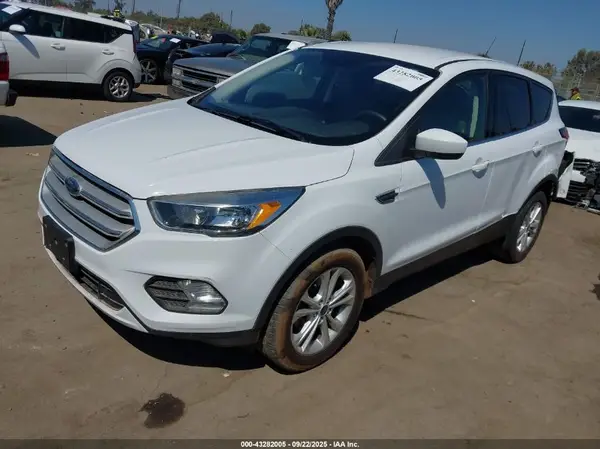 1FMCU0GD5KUC35804 2019 FORD ESCAPE - Image 2