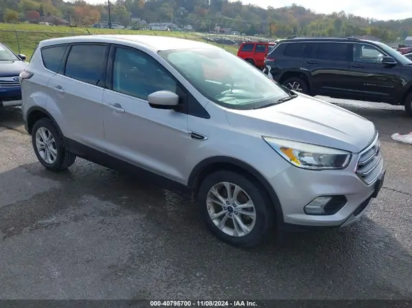 1FMCU0GD6HUA40786 2017 FORD ESCAPE - Image 1