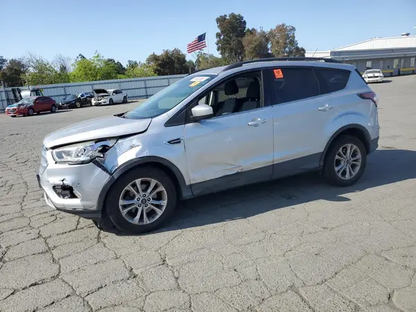 1FMCU0GD6HUB30004 2017 FORD ESCAPE - Image 1