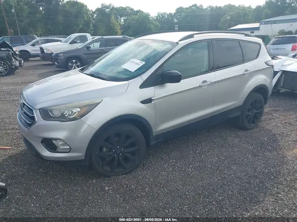 1FMCU0GD6HUC18230 2017 FORD ESCAPE - Image 2